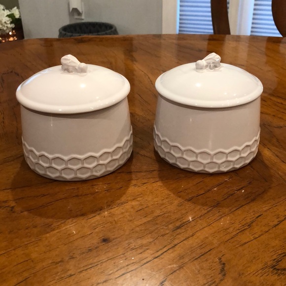 White terra-cotta bumble bee lidded canister NWT!